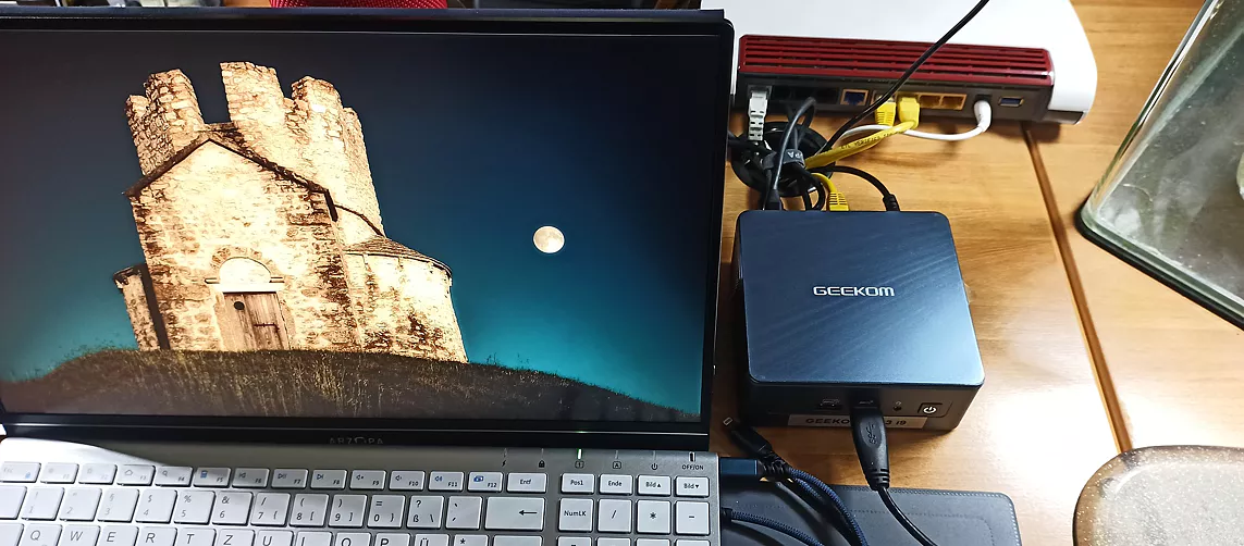 Small Space Home Office Solution